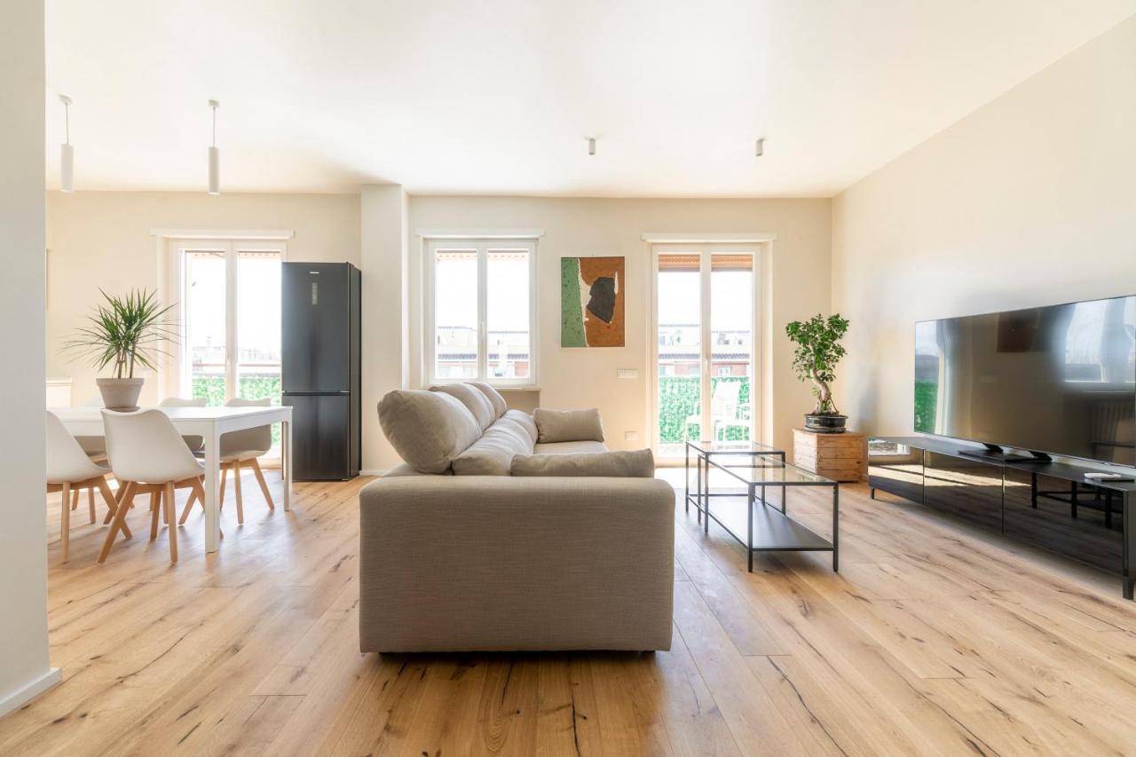 La Dolce Vita - Sunny Penthouse Trastevere Station 100Sqm Rome Bagian luar foto