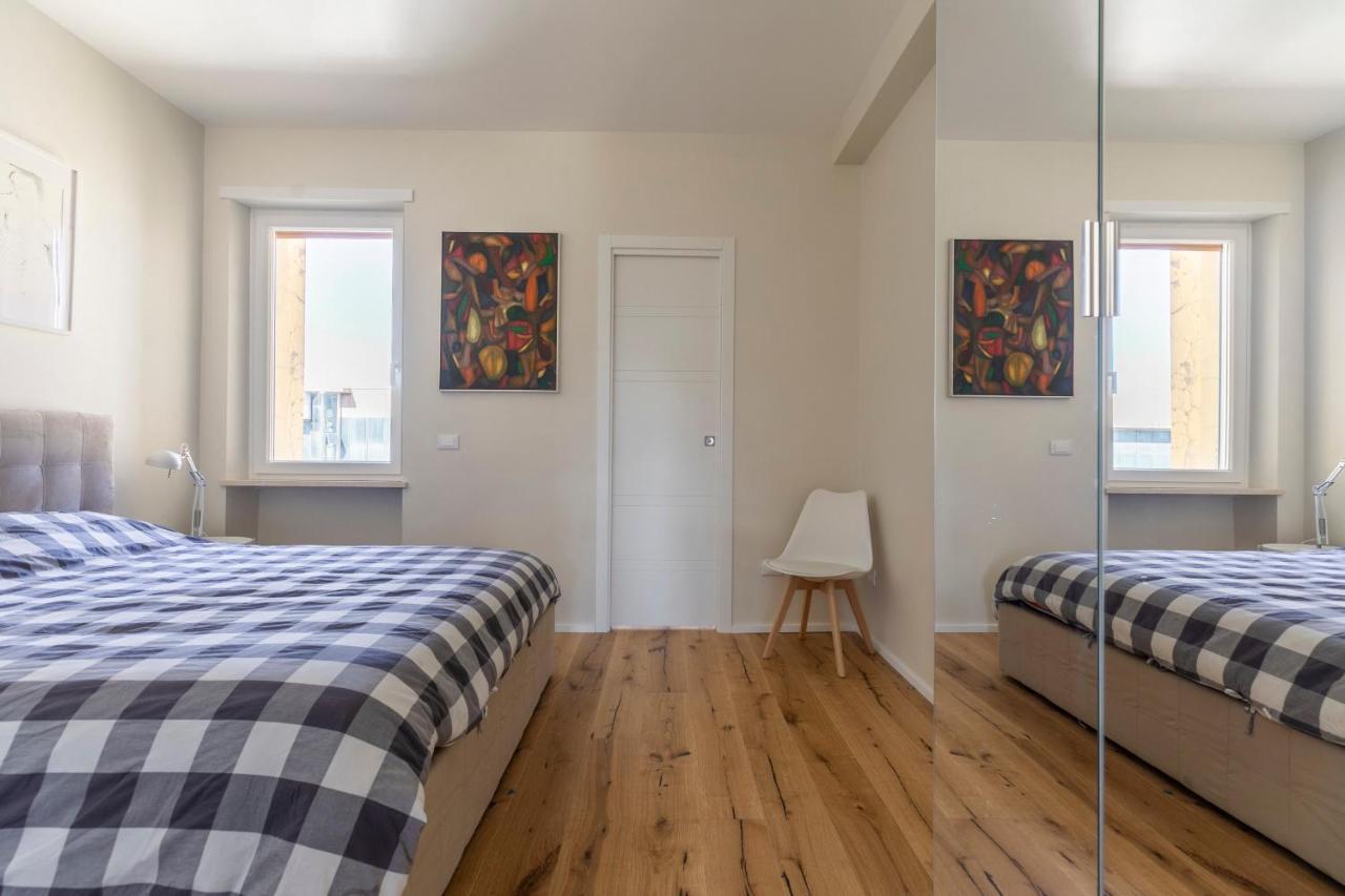 La Dolce Vita - Sunny Penthouse Trastevere Station 100Sqm Rome Bagian luar foto